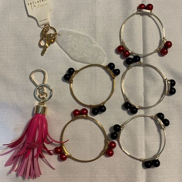 Seven piece bundle of new ladies accessories: resellers welcome - Picture 1 of 5